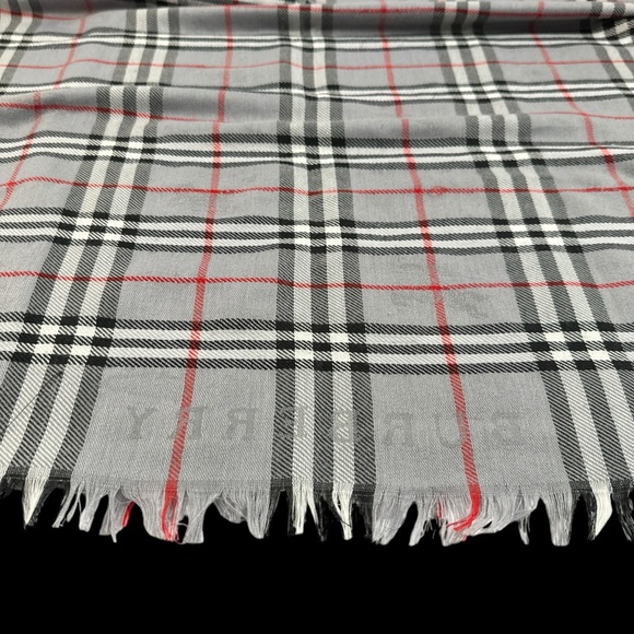BURBERRY Scarf Shawl Classic Nova Check 100% Cashmere Gray 70x27 - Picture 3 of 5